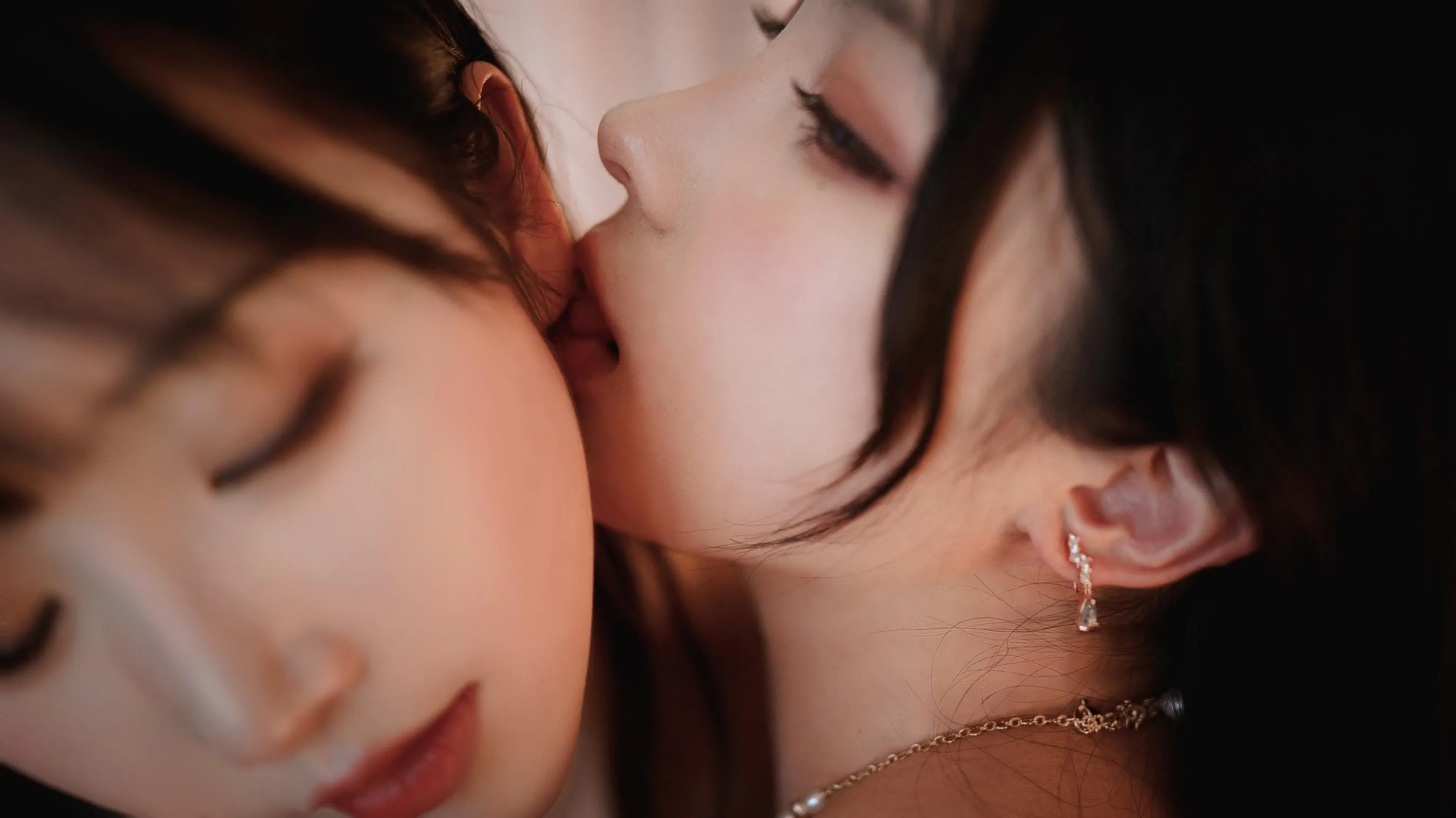 rioko凉凉子 – NO.92 面饼仙儿《黑丝ol制服双人》-OL百合篇 [42P]插图5